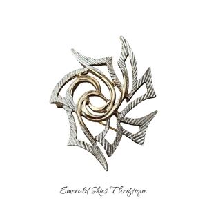 Sarah co vintage brooch‎